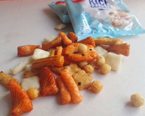 China OEM sweet Japanese Rice Crackers Mix Rice Cracker Snacks