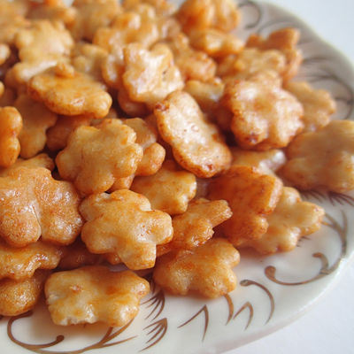 comprar Galletas casuales deliciosas saladas importadas japonesas del arroz del bocado online manufacture