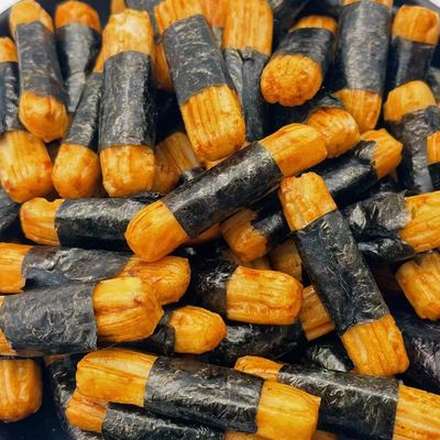 acheter Le biscuit croustillant de riz a soufflé les casse-croûte de barre japonais de petit pain de riz d'algue de nourriture online manufacture