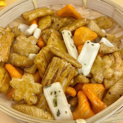 kaufen Mehrfachverbindungsstelle formt Reis-Cracker-Meerespflanzen-japanischen Mischungs-Reis-Cracker online manufacture