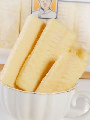 Buttery Egg Sensation: Oven Roasted Rice Crackers for Korean Snack Lovers