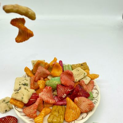 Crunchy Baked Glutinous Rice Crackers with Tapioca Starch Mulitiple Shapes 7.5KG Bulk Packaging