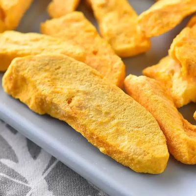 Healthy Freeze - Dried Mango Chips  5mm Thickness Long Shelf Life Retains Fresh Flavor