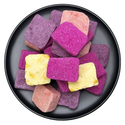 Delicious Freeze-dried Yogurt Cubes Low Calorie Strawberry Flavoured 50g For Children's Lunchboxes