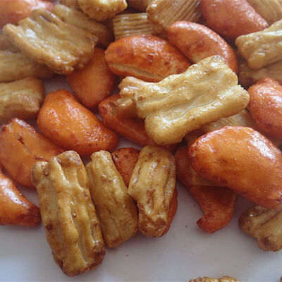 buy 6 to 12 Months Shelflife Rice Cracker Snacks Spicy Flavor Wheat Allergeninfo Ideal for Retail Packaging and Distribution online manufacture