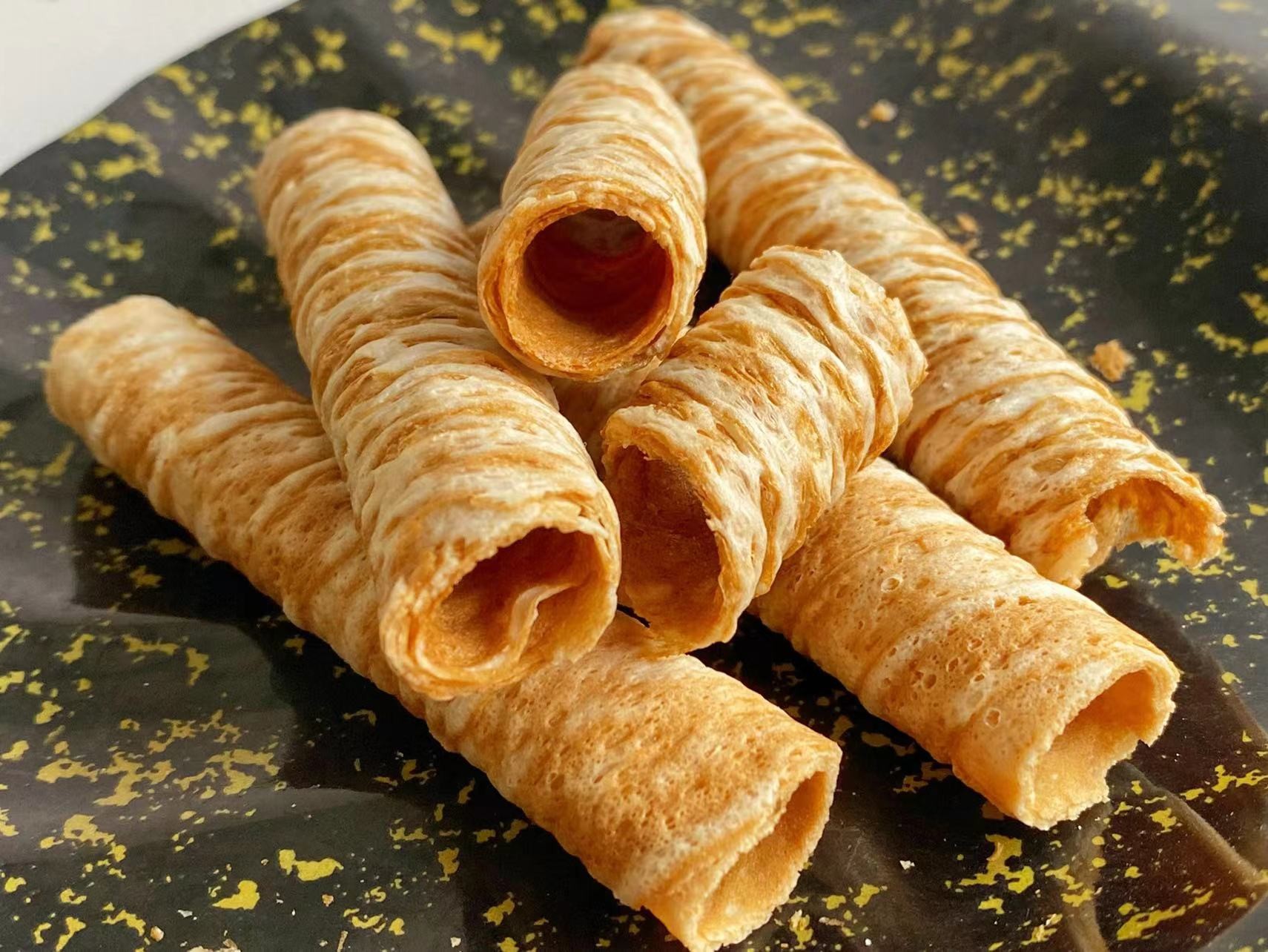 Wafer Coconut Crispy Roll