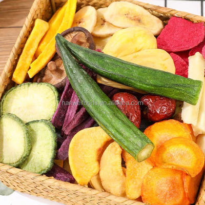 Het gemengde droge vruchten en groentenvacuüm van kinderensnacks braadde plantaardige spaanders