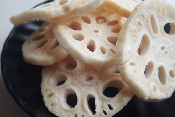 Salt lotus root crisp lotus root crisp fried dehydrated vegetables dried lotus root chips