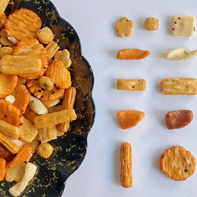 Buen precio Galletas mezcladas japonesas del arroz del paquete del OEM de las galletas del arroz de los chiles de Sause de la soja en línea
