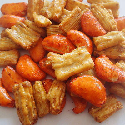 Prezzo buono Cracker giapponesi giapponesi del riso del gamberetto della salsa di soia dei cracker del riso di E150c in linea