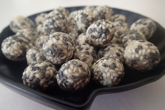 Black White Sesame Coated Peanuts Baked Crunchy Seaweed Peanut Crackers