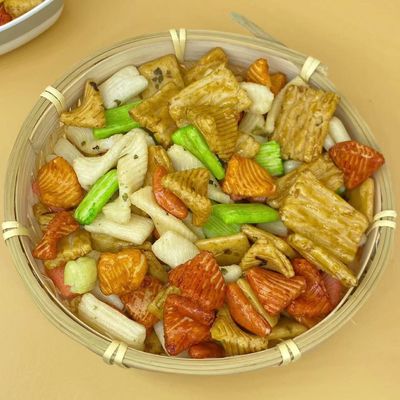 Prezzo buono Il cracker giapponese del riso dell'alga di stile della Tailandia fa un spuntino misto in linea