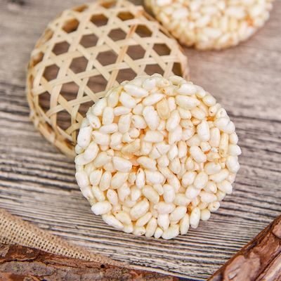 Buen precio La galleta del arroz del trigo del arroz de la cebada de la montaña que sopla pega el bocado coreano para los niños en línea