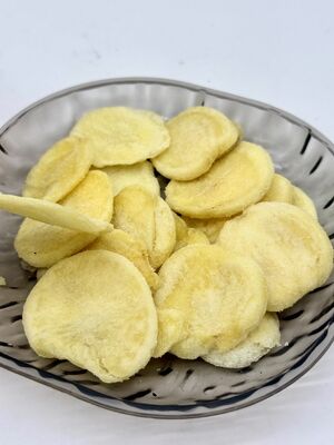 Bon prix Fournisseur chinois de chips de pommes de terre frites sous vide, tranches de pommes de terre croustillantes VF, vente en gros en vrac avec emballage personnalisé en ligne
