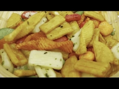 biscoito friável dos arrozes tufados do oem em fabricantes chineses do petisco maioria